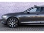 Volvo V90 T6 Recharge AWD Ultimate Bright | Google | Longe Range | Nappa Lederen Bekleding | Ventilatie | Massage | Schuif-/Kanteldak | Head-Up Display |  360 Camera | Harman Kardon Audio | BLIS | Zitverlenging | Stoel-/Stuurverwarming | Getint Glas | Dodehoekdetectie | 19" LM