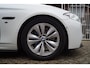 BMW 5-Serie M550D X Drive Autom Schuifkdak Leder Navi Camera Head-Up Adaptieve Soft Close Cruise Clima Xenon 2x PDC LMV ENZ.