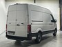 Volkswagen Crafter 2.0 TDI 140 pk L3H3 Navi, Camera, Cruise Control Airco, Laadruimte Pakket, PDC V+A, Geveerde Stoel, 3-Zits