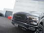 Dodge Ram 1500 5.7 V8 4x4 Crew Cab Limited Night | Multifunctional Tailgate | Digitaal Cluster |Luchtvering |Head-up Display |Rijklaarprijs | STOCK Clearance! Gratis LPG en Cover