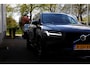 Volvo XC90 2.0 T8 456PK Long Range Recharge Plug-in AWD 7P R-Design*Facelift!*Perfect Volvo Onderh.*1ste Eig!*Incl. BTW*Pilot Ass./ACC/Camera/Dodehoek/Rijstrook/Stuurverw./Stoelverw./Apple Carplay-Android/Keyless Entry+Go/Elek. Klep/20 inch LM*