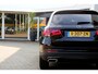 Mercedes-Benz GLC 300e 320PK PHEV Plug in 4MATIC AMG*1ste Eig*BTW*Perfect Onderh.*Night pakket/Digi. Klokken/Sfeerverl./Diamond Grille/Stoelverw./Dodehoek/Rijstrook/Elek. Klep/Navi/LED/Apple Carplay-android/Camera/Parkeersens.V+A/19 inch*