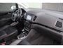 Volkswagen Sharan 2.0 TDI 150 pk DSG Aut. GRIJS KENTEKEN Trekhaak Navi, Adapt.Cruise, 2x Elek. Schuifdeur, Leder Zwart
