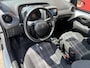 Peugeot 108 1.0 e-VTi Camera, Airconditioning, Apple CarPlay, Navigatie, Bluetooth, 1e eigenaar en Boekjes aanwezig