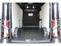 Ford Transit 350 2.0-130pk TDCI L3H2 Trend. Net ingereden, uit voorraad leverbaar ! Volautm. airco, metallic lak, lane- en side assist, adaptive cruise, navigatie by Apple carplay/Android auto cntrl, bijrijdersbank, USB aansluiting etc.