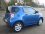 Toyota iQ 1.0 VVTi Comfort Zuinig kompakt autootje in de mooie blauwe kleur!