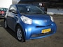 Toyota iQ 1.0 VVTi Comfort Zuinig kompakt autootje in de mooie blauwe kleur!