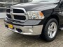 Dodge Ram 1500 5.7 V8 4x4 Crew Cab 5'7 Lpg en benzine Airco Cruise Controle Stoelverwarming Stuurverwarming Lederbekleding Stuurwielbedingen Telefoon verbinding Chromen accenten Elec zonnedak Hardtop deksel Pick-up Open laadbak La