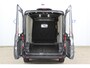 Ford Transit 350 2.0 TDCI L3H2 Trend 130pk Trend. Net ingereden, uit voorraad leverbaar ! Volautm. airco, metallic lak, lane- en side assist, adaptive cruise cntrl, navigatie by Apple carplay/Android auto cntrl, bijrijdersbank, USB aansluiting etc.