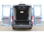 Ford Transit 350 2.0-130pk TDCI L3H2 Trend. Net ingereden, uit voorraad leverbaar ! Volautm. airco, metallic lak, lane- en side assist, adaptive cruise, navigatie by Apple carplay/Android auto cntrl, bijrijdersbank, USB aansluiting etc.