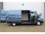 Ford Transit 350 2.0-130pk TDCI L3H2 Trend. Net ingereden, uit voorraad leverbaar ! Volautm. airco, metallic lak, lane- en side assist, adaptive cruise, navigatie by Apple carplay/Android auto cntrl, bijrijdersbank, USB aansluiting etc.