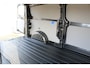 Ford Transit Custom 320 2.0-136pk TDCI L2H1 Limited. NIEUW MODEL ! Overtuig u van de rijkwaliteiten van dit nieuwe model Ford Transit Custom ! Volautm. airco, metallic lak, LM wielen, 3-zits, stoel-, spiegel- en voorraamverw., navigatie, telefoonvoorb., Apple Carplay/Android auto etc.