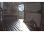 Ford Transit Custom 320 2.0-136pk TDCI L2H1 Limited. NIEUW MODEL ! Overtuig u van de rijkwaliteiten van dit nieuwe model Ford Transit Custom ! Volautm. airco, metallic lak, LM wielen, 3-zits, stoel-, spiegel- en voorraamverw., navigatie, telefoonvoorb., Apple Carplay/Android auto etc.