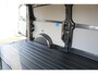 Ford Transit Custom 320 2.0-136pk TDCI L2H1 Limited. NIEUW MODEL ! Overtuig u van de rijkwaliteiten van dit nieuwe model Ford Transit Custom ! Volautm. airco, metallic lak, LM wielen, 3-zits, stoel-, spiegel- en voorraamverw., navigatie, telefoonvoorb., Apple Carplay/Android auto etc.