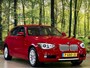 BMW 1-Serie 118i High Executive | Stoelverwarming | Parkeersensoren Achter | Stop/Start systeem | Bluetooth |