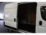 Peugeot Boxer 2.2 BlueHDi L2H2 140PK - EURO 6 - Airco - Navi - Cruise - Camera - € 14.900,- Excl.