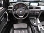 BMW 4-Serie Cabrio 430i High Executive Sport 252pk Zwart Leer Navigatie Bluetooth Nekverwarming Stoelverwarming Head-up display Sportvelgen Stuurverwarming Sportstoelen PDC Boekjes nette staat Airco-ecc