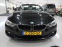 BMW 4-Serie Cabrio 430i High Executive Sport 252pk Zwart Leer Navigatie Bluetooth Nekverwarming Stoelverwarming Head-up display Sportvelgen Stuurverwarming Sportstoelen PDC Boekjes nette staat Airco-ecc