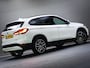 BMW X1 SDrive 18i High Executive Edition (HEAD-UP DISPLAY, TREKHAAK AFNEEMBAAR, NAVIGATIE PROFESSIONAL, STOELVERWARMING, AIRCO)