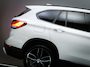 BMW X1 SDrive 18i High Executive Edition (HEAD-UP DISPLAY, TREKHAAK AFNEEMBAAR, NAVIGATIE PROFESSIONAL, STOELVERWARMING, AIRCO)