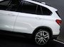 BMW X1 SDrive 18i High Executive Edition (HEAD-UP DISPLAY, TREKHAAK AFNEEMBAAR, NAVIGATIE PROFESSIONAL, STOELVERWARMING, AIRCO)