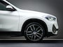 BMW X1 SDrive 18i High Executive Edition (HEAD-UP DISPLAY, TREKHAAK AFNEEMBAAR, NAVIGATIE PROFESSIONAL, STOELVERWARMING, AIRCO)