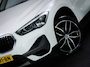 BMW X1 SDrive 18i High Executive Edition (HEAD-UP DISPLAY, TREKHAAK AFNEEMBAAR, NAVIGATIE PROFESSIONAL, STOELVERWARMING, AIRCO)