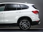 BMW X1 SDrive 18i High Executive Edition (HEAD-UP DISPLAY, TREKHAAK AFNEEMBAAR, NAVIGATIE PROFESSIONAL, STOELVERWARMING, AIRCO)