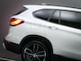 BMW X1 SDrive 18i High Executive Edition (HEAD-UP DISPLAY, TREKHAAK AFNEEMBAAR, NAVIGATIE PROFESSIONAL, STOELVERWARMING, AIRCO)