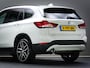 BMW X1 SDrive 18i High Executive Edition (HEAD-UP DISPLAY, TREKHAAK AFNEEMBAAR, NAVIGATIE PROFESSIONAL, STOELVERWARMING, AIRCO)