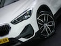 BMW X1 SDrive 18i High Executive Edition (HEAD-UP DISPLAY, TREKHAAK AFNEEMBAAR, NAVIGATIE PROFESSIONAL, STOELVERWARMING, AIRCO)