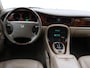 Daimler Super V8 4.0 364 PK SUPERCHARGED AUT. *ORIG. NL* + SCHUIFDAK / LEDER / STOELVERW.