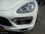 Porsche Cayenne 4.8 Turbo/