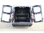 Ford Transit Custom 320 2.0-136pk TDCI L2H1 ´Trend´ AUTOMAAT ! Overtuig u van de rijkwaliteiten van dit nieuwe model Ford Transit Custom i.c.m. automatische versn. bak. Camera, LED koplampen, Cruise Control, Aut. Airco, Navigatie by Apple / Android, verwarmd voorraam etc.