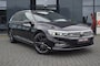 Volkswagen Passat 1.5 TSI DSG R-Line / Panodak / Leer /19LM /Camera/ Virtual dashb