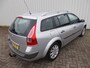 Renault Megane Grand Tour 2.0-16V Privilège ( APK KEURING BIJ AFLEVERING! )