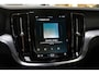 Volvo V60 B3 Essential Edition Mild Hybride Automaat 163pk | Vandaag Rijden | Google Maps | Parkeer Camera achter | Climate & Cruise Control | Trekhaak | 17" Inch LMV | Volvo On Call | Elek.Ramen V+A