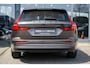 Volvo V60 2.0 B3 Essential Edition Automaat | Black Edition | Stoel & Stuurverwarming | Parkeer Camera achter | Adaptieve Cruise + Pilot Assistl | Volvo On Call | Blis | 19 Inch
