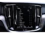 Volvo V60 2.0 B3 Essential Edition Automaat | Black Edition | Stoel & Stuurverwarming | Parkeer Camera achter | Adaptieve Cruise + Pilot Assistl | Volvo On Call | Blis | 19 Inch
