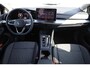Volkswagen Golf 1.5 eTSI Life Edition 116PK / 85kW, Full map navigatie, achteruitrijcamera (rear view), comfortstoelen, adaptieve cruise control (acc), volledig digitaal instrumentenpaneel, draadloos Apple Carplay & Android Auto, LED koplampen, parkeersensoren voor en achter (pdc), DAB+, keyless entry & go, elektrisch verstel-, verwarm- en inklapbare buitenspiegels (spiegel pakket), multifunctioneel lederen stuurwiel met schakelmogelijkheid aan het stuur