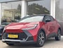 Toyota C-HR Hybrid 140 Executive Bi-Tone | Heads Up Display | JBL Premium audio | Stoel en Stuurverwarming | Toyota garantie tot 2034!