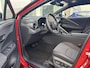 Toyota C-HR Hybrid 140 Executive Bi-Tone | Heads Up Display | JBL Premium audio | Stoel en Stuurverwarming | Toyota garantie tot 2034!
