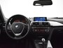 BMW 3-Serie Touring 318D HIGH EXECUTIVE PARELMOER WIT + WEGKL. TREKHAAK / NAVI PRO / SPORTSTOELEN