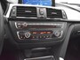 BMW 3-Serie Touring 318D HIGH EXECUTIVE PARELMOER WIT + WEGKL. TREKHAAK / NAVI PRO / SPORTSTOELEN