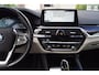 BMW 5-Serie Touring 520i High Executive Sport Line Autom Leder Sportst Stoelverw Navi Camera Clima Cruise 2x PDC LMV ENZ NL Auto.