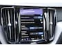 Volvo XC60 2.0 Recharge T8 390PK Plug in AWD R-Design PHEV*Facelift!*Perfect Volvo Onderh.Black Pack/Pano/Elek. Trekhaak/Full LED/Stoelverw./Stuurverw./Apple Carplay-Google/Memorie/Camera/Keyless Entry+Go/Elek. Klep/LED/Rijstrook/DAB/Parkeersens.V+A/19 inch LM*