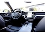 Volvo XC60 2.0 Recharge T8 390PK Plug in AWD R-Design PHEV*Facelift!*Perfect Volvo Onderh.Black Pack/Pano/Elek. Trekhaak/Full LED/Stoelverw./Stuurverw./Apple Carplay-Google/Memorie/Camera/Keyless Entry+Go/Elek. Klep/LED/Rijstrook/DAB/Parkeersens.V+A/19 inch LM*