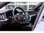 Volvo XC60 2.0 Recharge T8 390PK Plug in AWD R-Design PHEV*Facelift!*Perfect Volvo Onderh.Black Pack/Pano/Elek. Trekhaak/Full LED/Stoelverw./Stuurverw./Apple Carplay-Google/Memorie/Camera/Keyless Entry+Go/Elek. Klep/LED/Rijstrook/DAB/Parkeersens.V+A/19 inch LM*