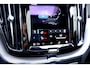 Volvo XC60 2.0 Recharge T8 390PK Plug in AWD R-Design PHEV*Facelift!*Perfect Volvo Onderh.Black Pack/Pano/Elek. Trekhaak/Full LED/Stoelverw./Stuurverw./Apple Carplay-Google/Memorie/Camera/Keyless Entry+Go/Elek. Klep/LED/Rijstrook/DAB/Parkeersens.V+A/19 inch LM*