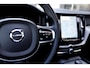 Volvo XC60 2.0 Recharge T8 390PK Plug in AWD R-Design PHEV*Facelift!*Perfect Volvo Onderh.Black Pack/Pano/Elek. Trekhaak/Full LED/Stoelverw./Stuurverw./Apple Carplay-Google/Memorie/Camera/Keyless Entry+Go/Elek. Klep/LED/Rijstrook/DAB/Parkeersens.V+A/19 inch LM*